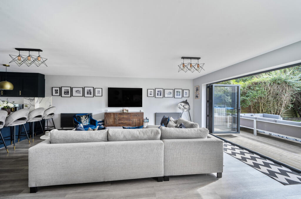 1342214-6-68bae8f...