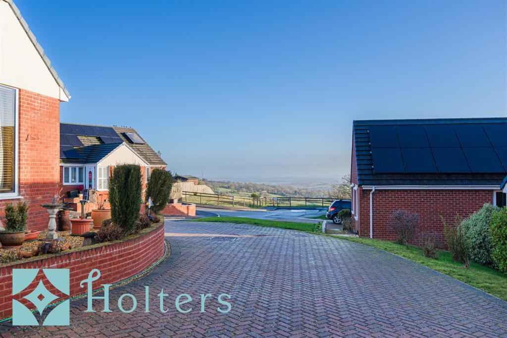 10 Highnam Crescent, Clee Hill-25.jpg