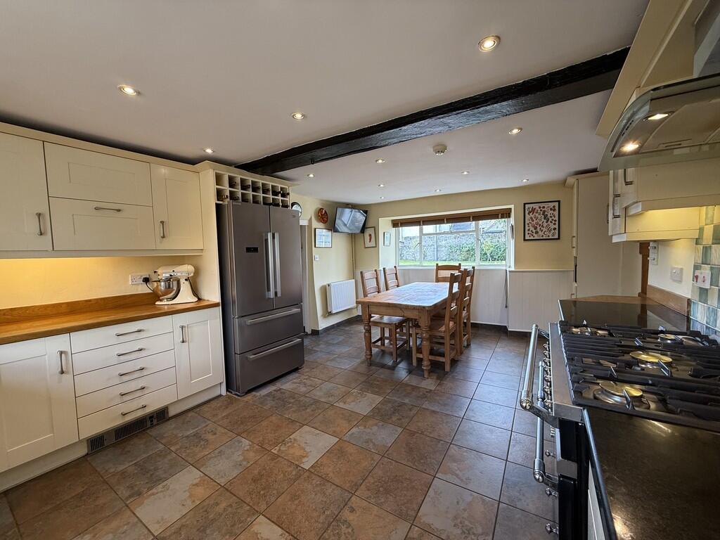 Kitchen/ Breakfas...