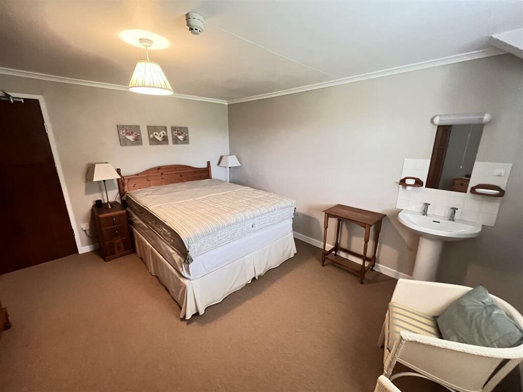 bed 2.JPG