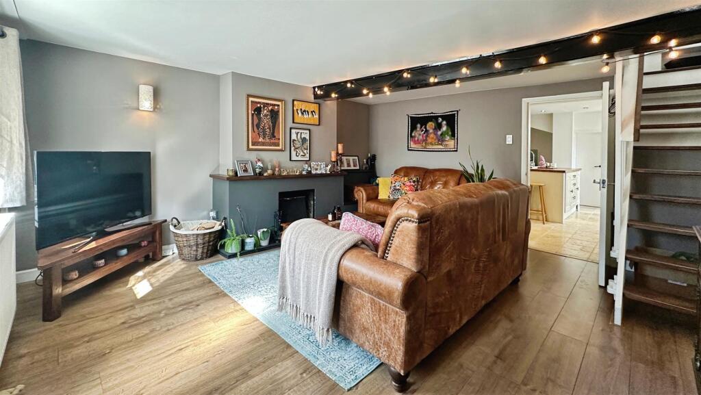 3748d267--47F2-BB92-C5B1A14C85F7-61919-000014B4D4E