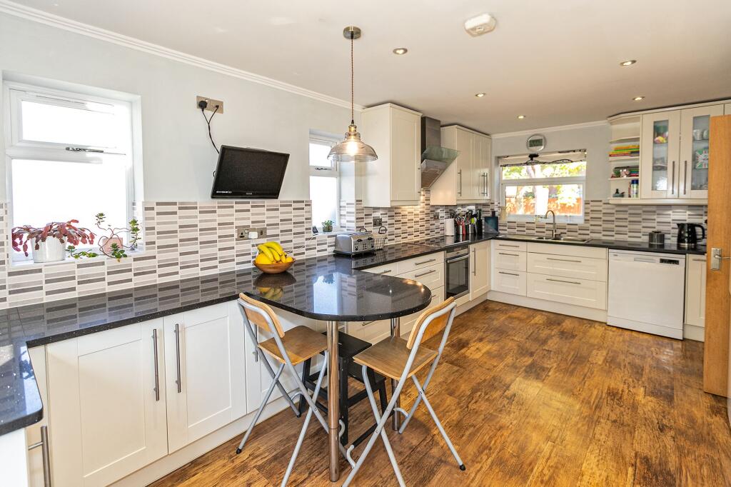 Kitchen/Breakfast Room