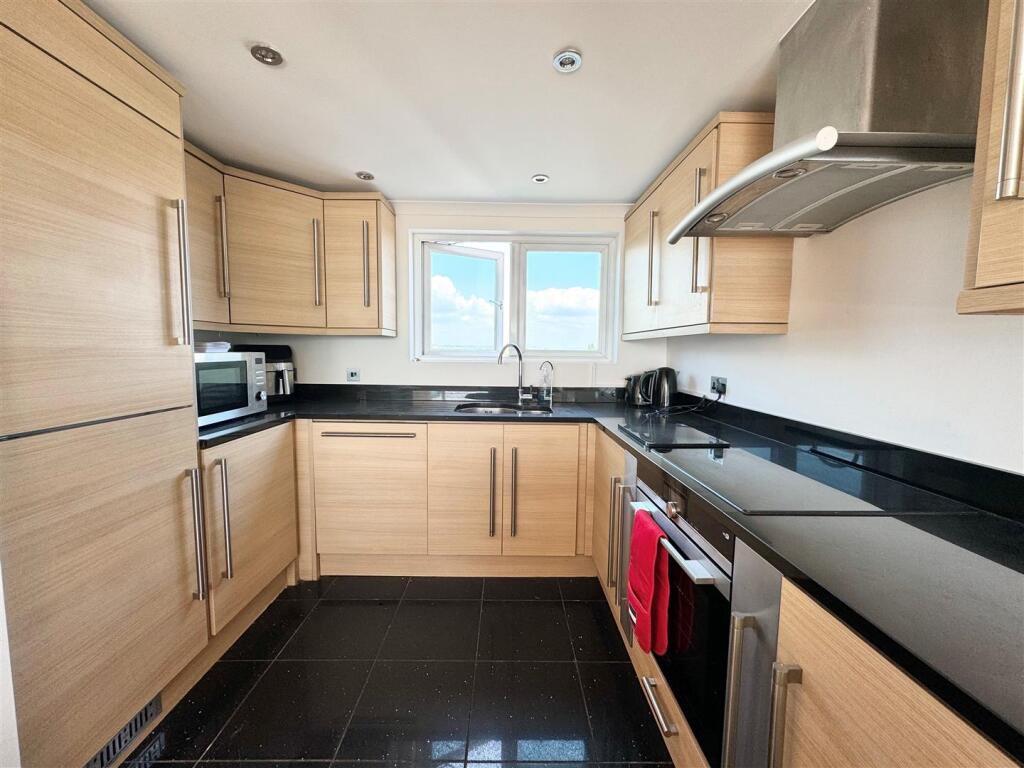 seaview apartment - kitchen.jpg
