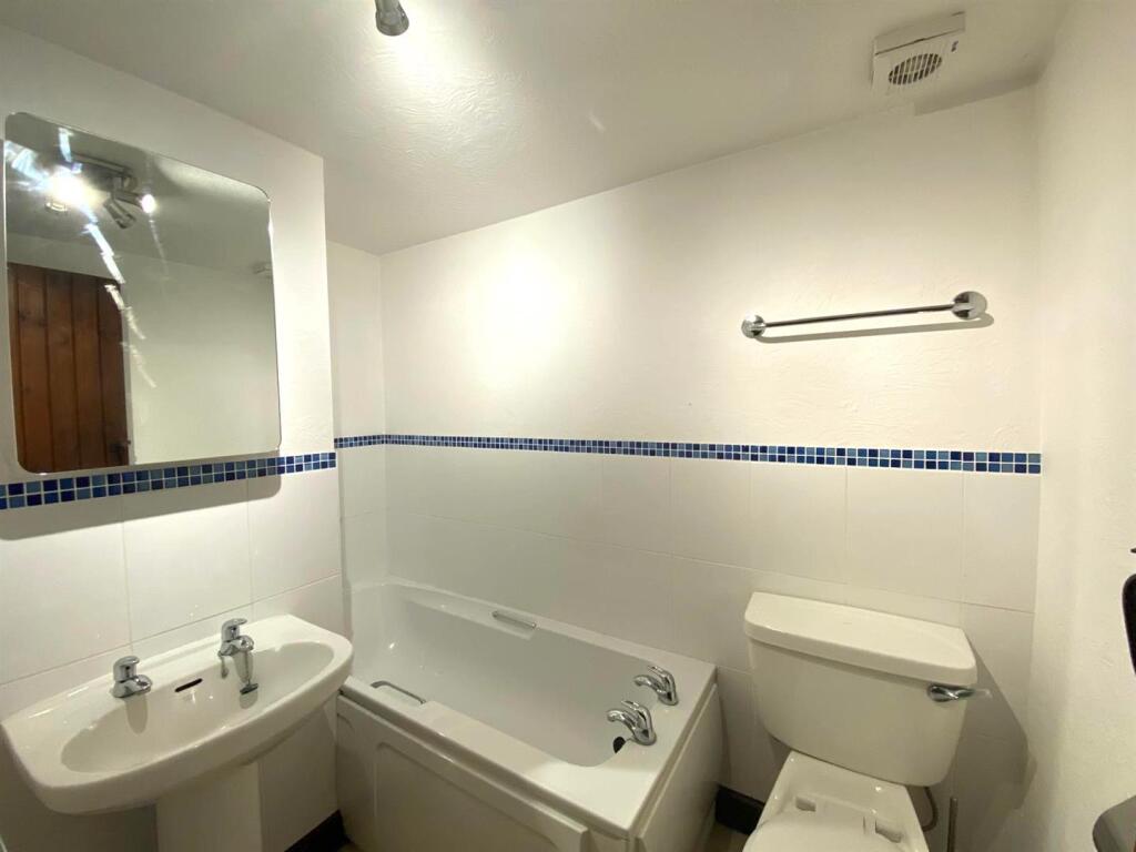 En-suite to Bedroom 2
