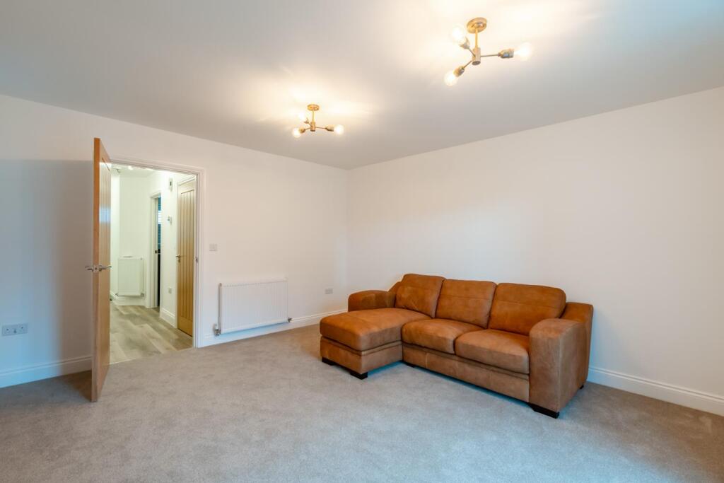 Lounge Diner (2).jpg