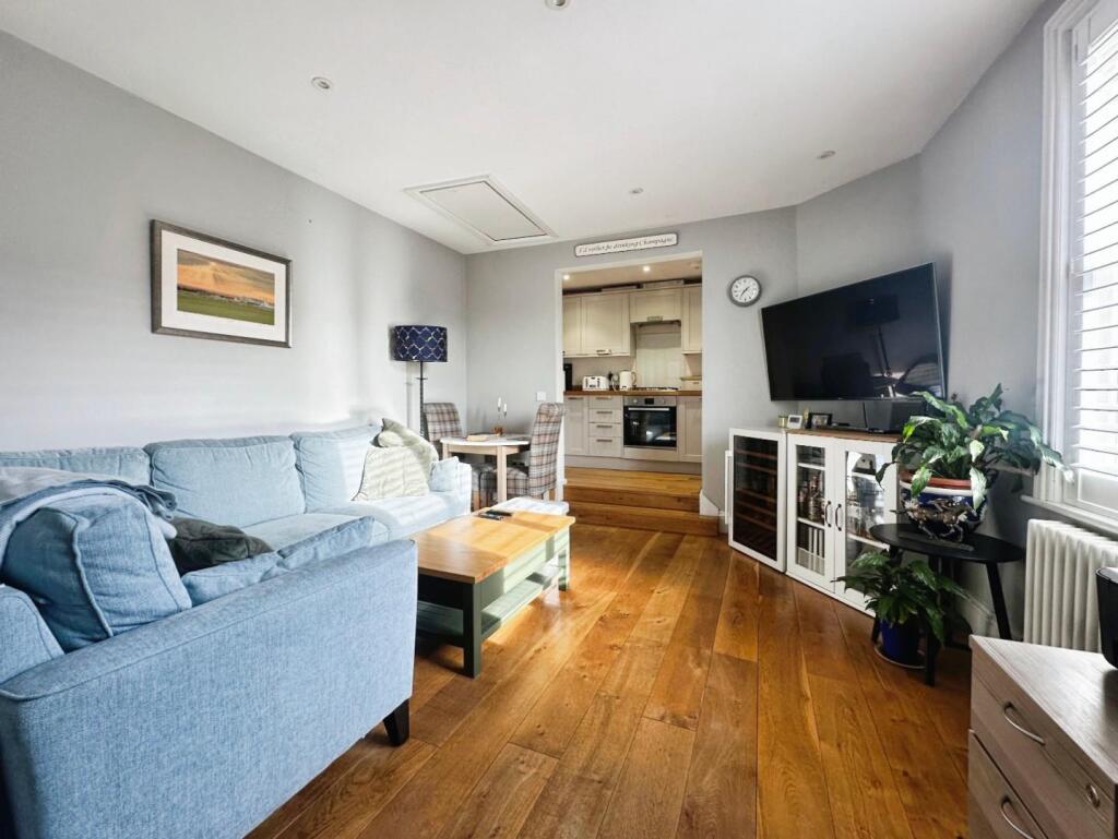 LivingRoom.jpg