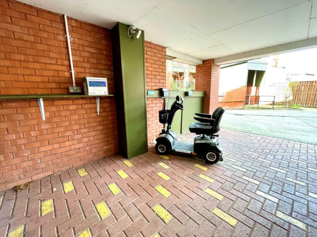 SCOOTER CHARGING