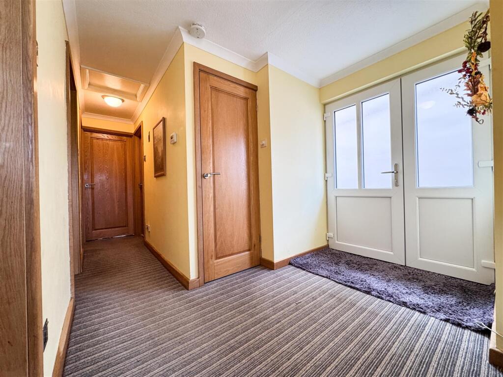 ENTRANCE HALLWAY