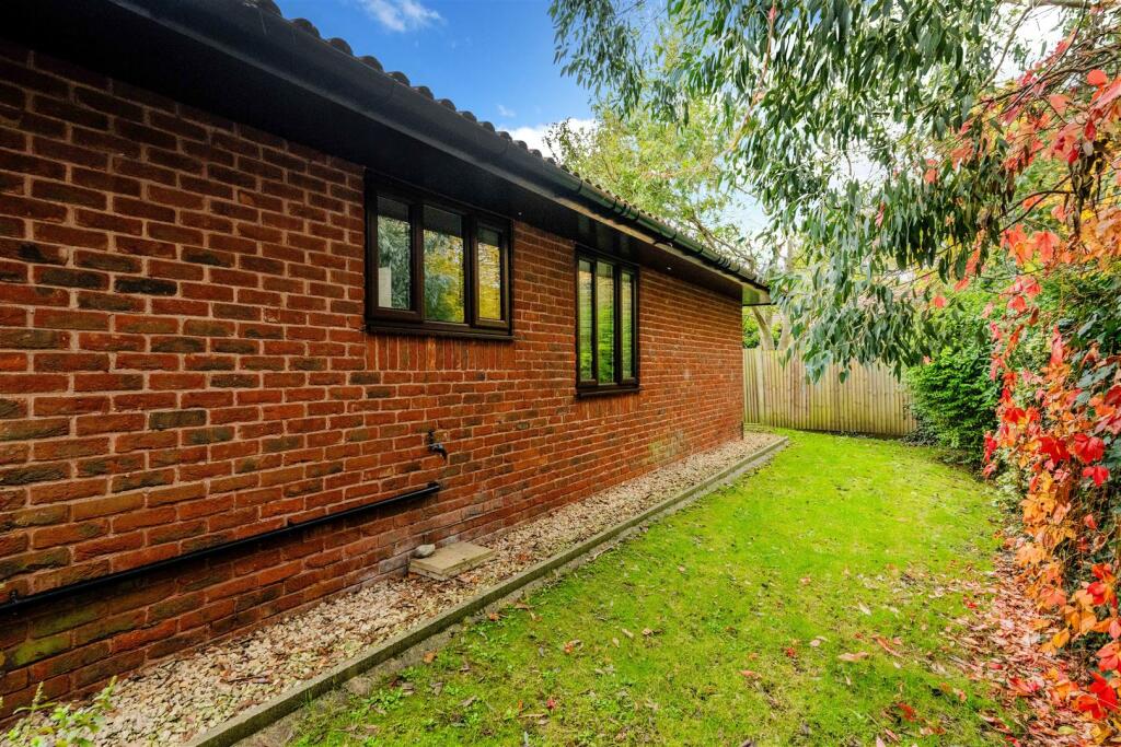 OAKMEAD GREEN (4).jpg