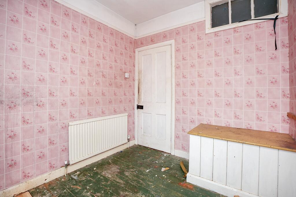 82 Woodlands Road, Chippenham, Wiltshire, SN14 0HG