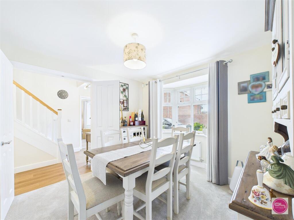 Henley Grove, Church Gresley (9).jpg