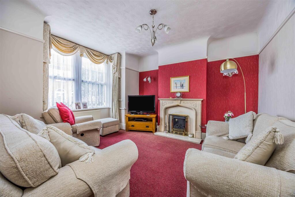 2A Wesley Grove, Copnor-Small-PorticoMarketing-Sol