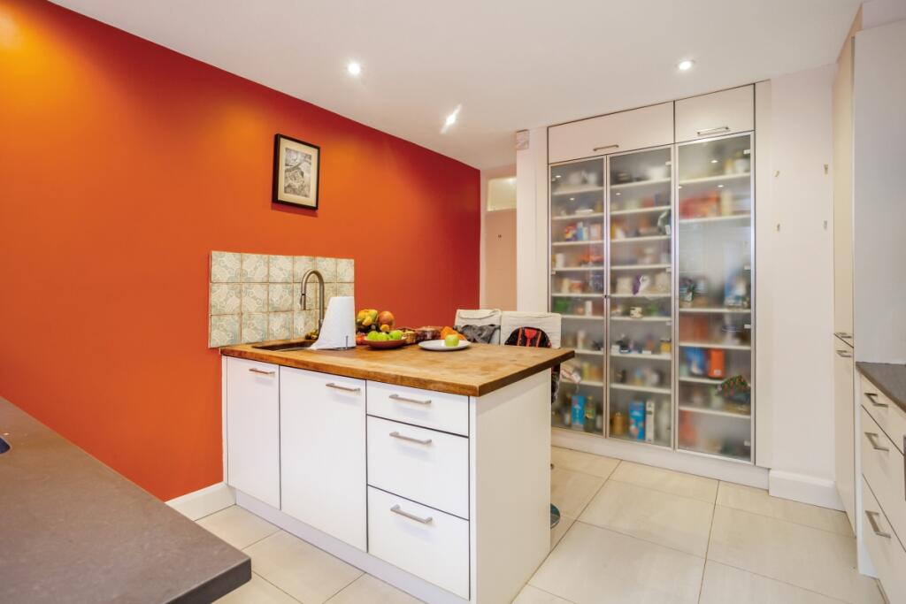 Glenmore House 29...