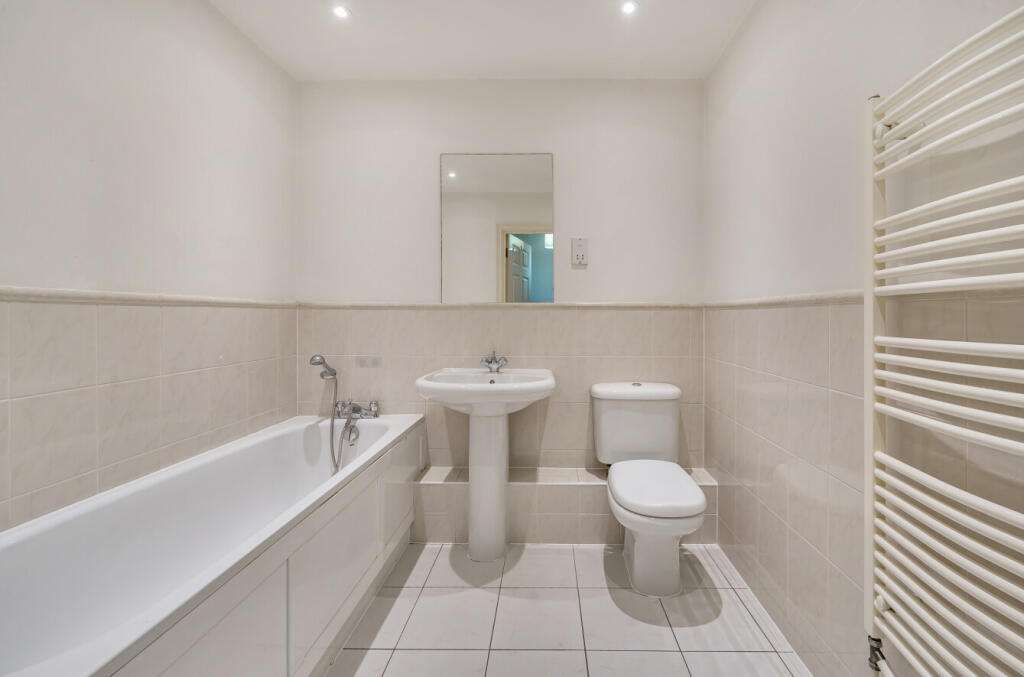 1374032-23-690233...