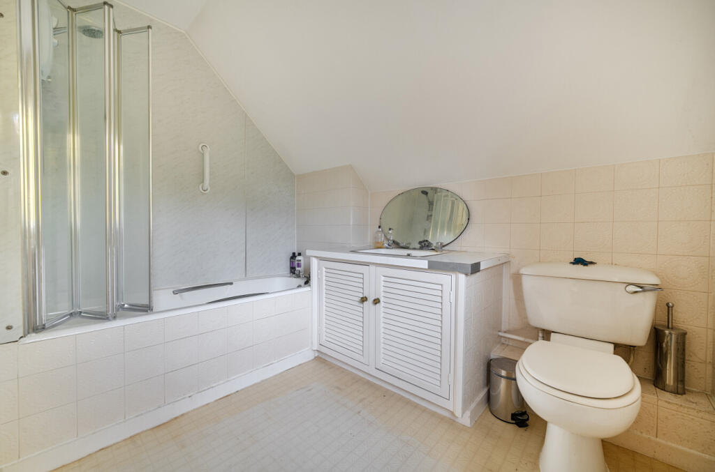 1375201-9-690b267...