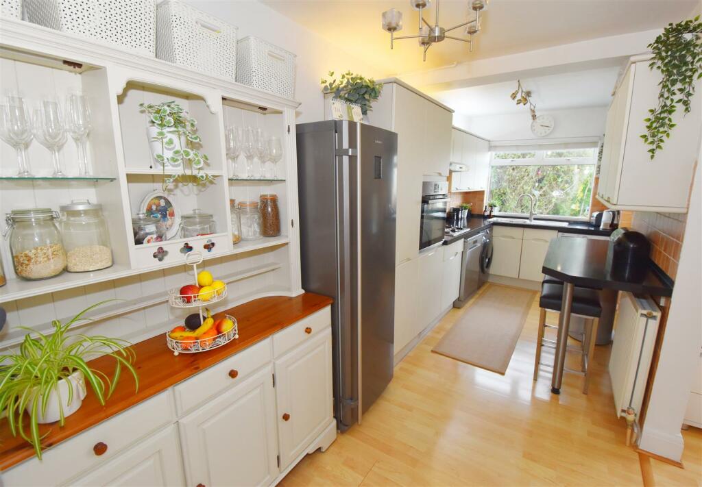 Kitchen 1 (1).jpg