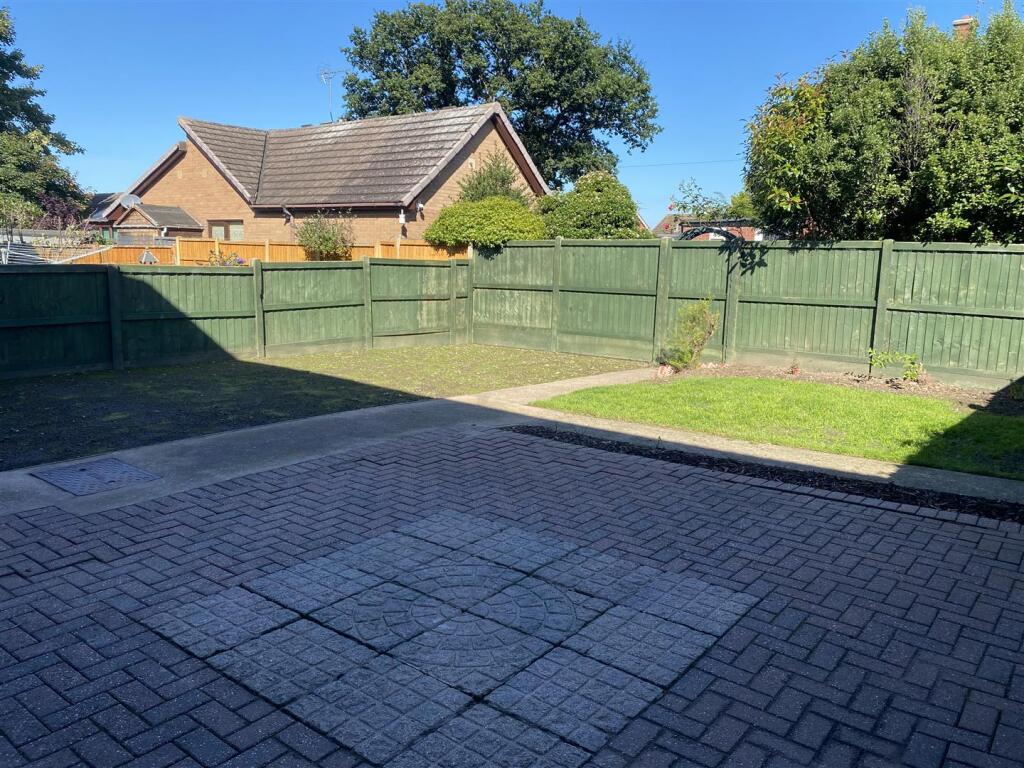 Greenwood Close 4, Garden.jpeg