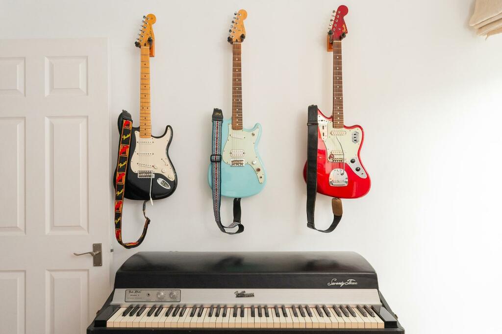 B1FHHEV - Bedroom E.jpg