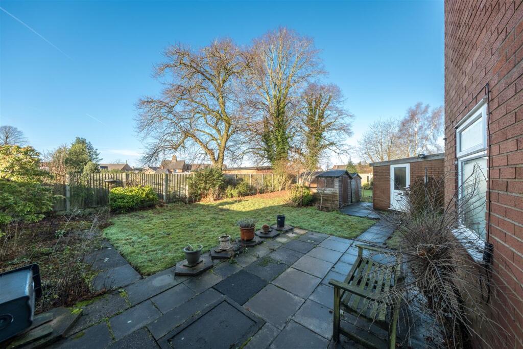 8 Roberts Road-018.jpg