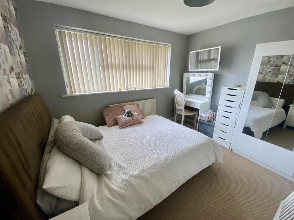 Bramleys Estate Agents - Fernhurst Close - Mirfiel