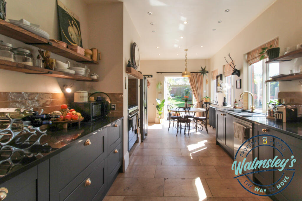 Kitchen dining room