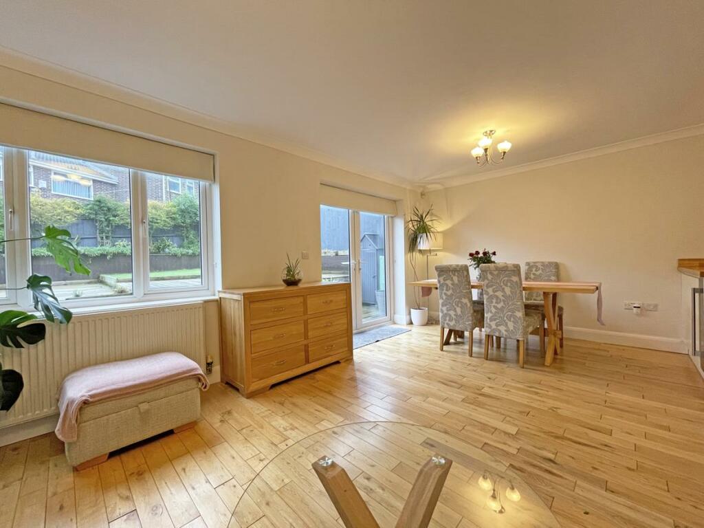 Moat Park 15 Dining Area Front].jpg