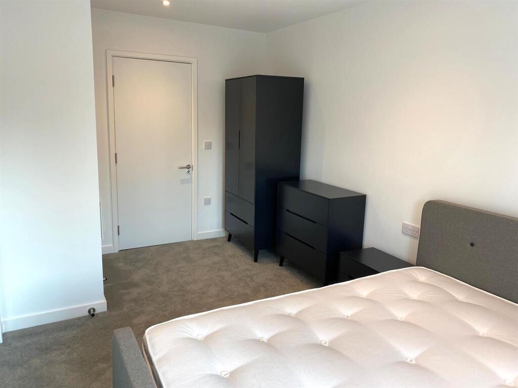 Bed2Pic2.jpg
