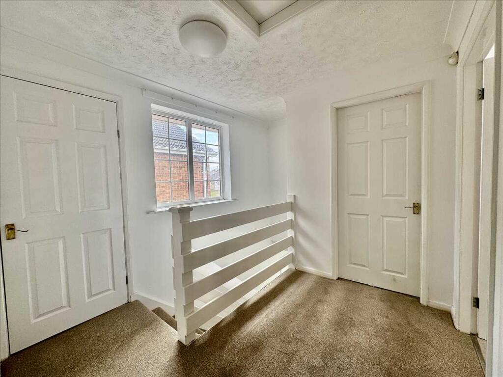 FIRST FLOOR LANDING
