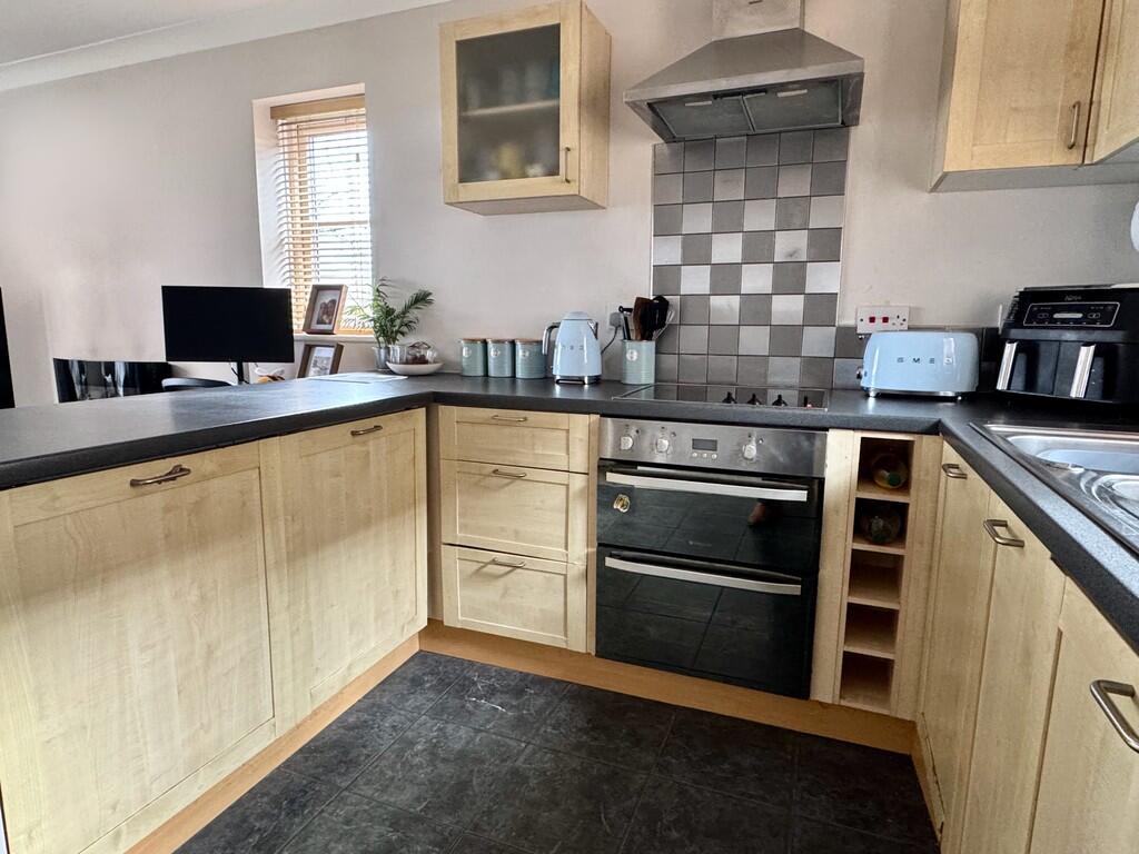 Kitchen With Inte...