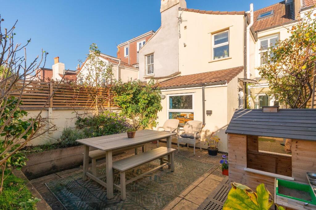 3B4RSV - External D.jpg