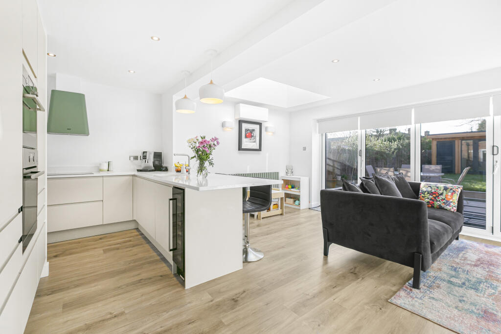 Kitchen/Family room