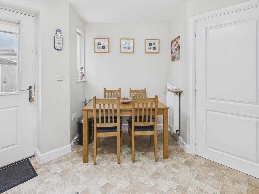 CAM04273G0-PR0223...