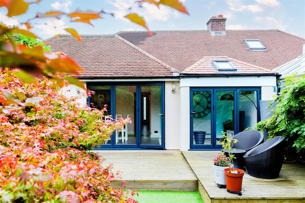 Rear aspect 1.8-Edit.jpg