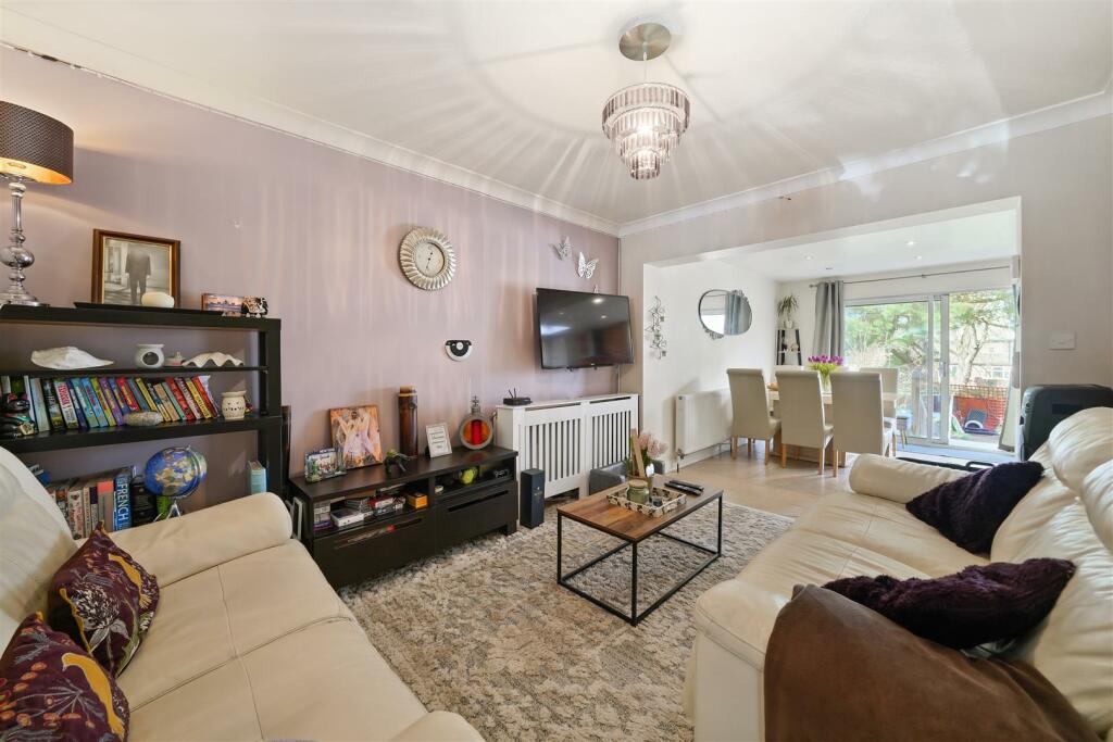 63 Danemead Grove Northolt, Ealing - g4KRiR9bOzSyE