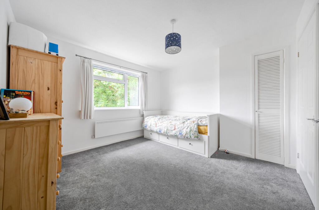 1303083-37-683ee9...