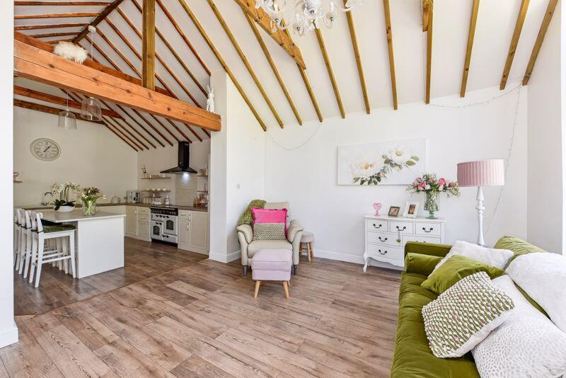 Lounge &amp; Kitchen Overview