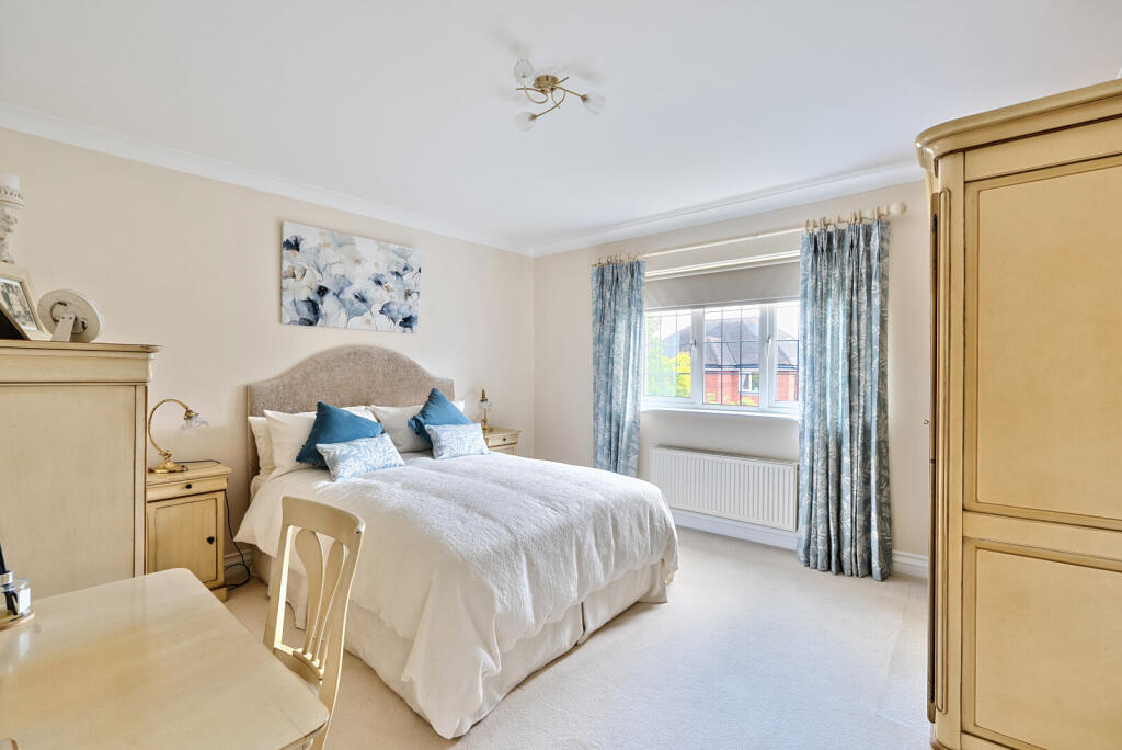 1290281-20-683d88...