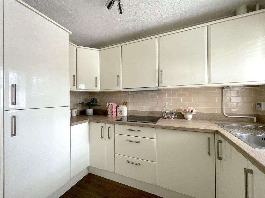 Kitchen (2).jpeg