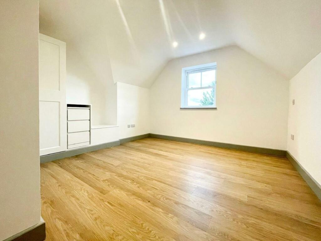 Flat 6, 57 Malden Road (iii).jpg