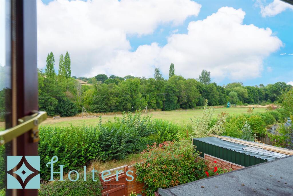 13 Llewellyn Road, Kington-24.jpg