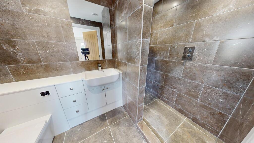 Stoney Acres 2 Bathroom Three.jpg