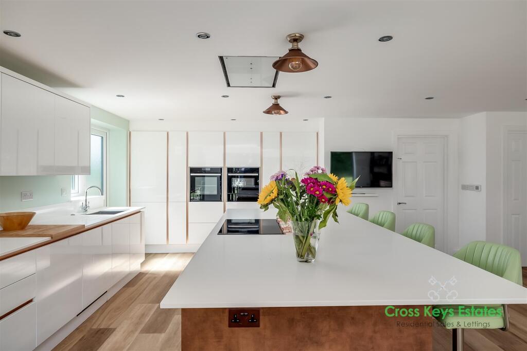 Open Plan Living Room / Kitchen
