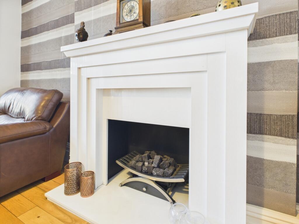 CAM02386G0-PR0117-STILL028