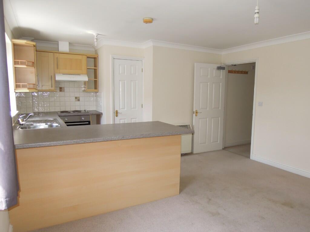Lounge to Kitchen