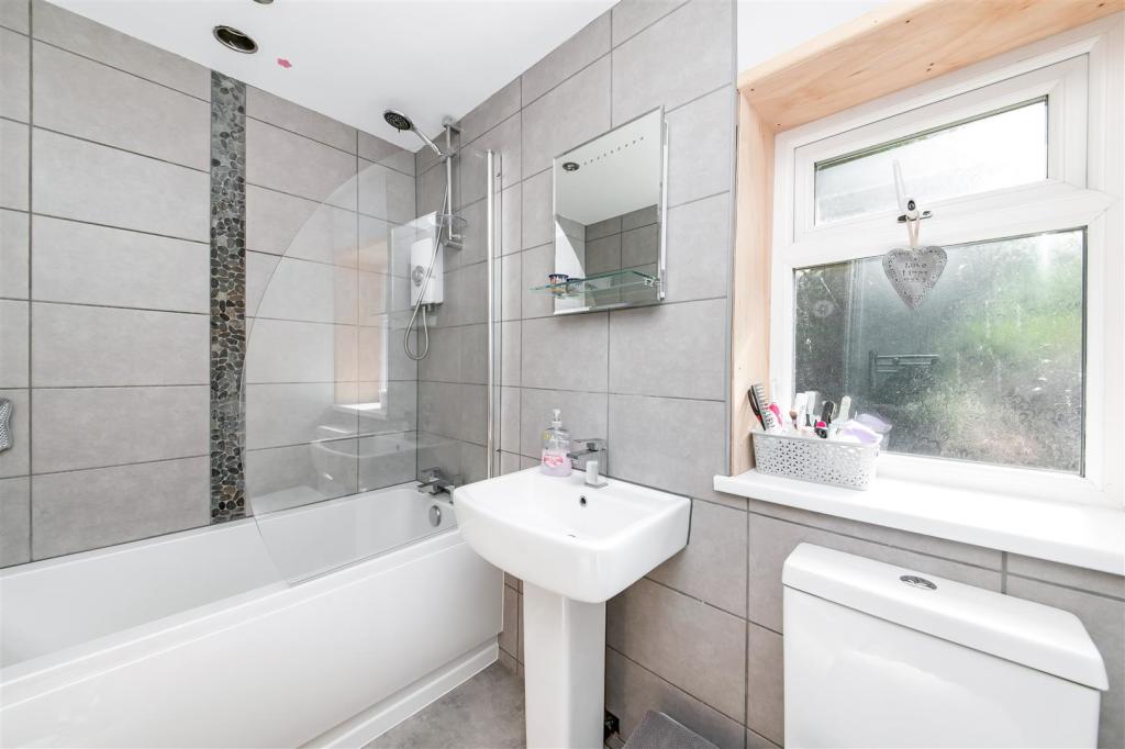 HOUSE BATHROOM