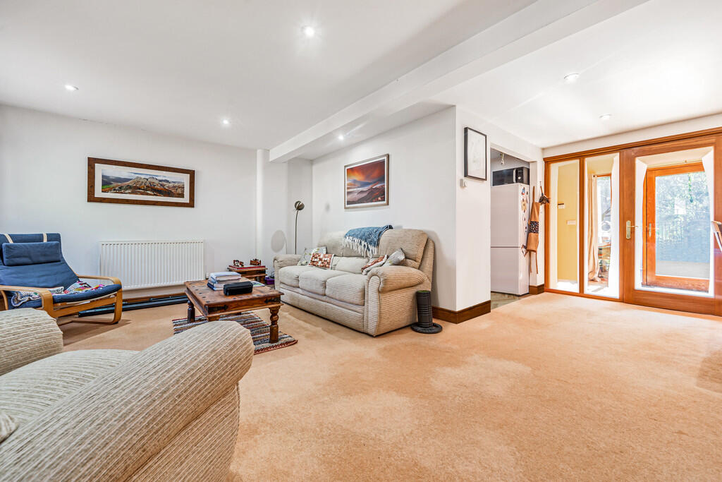 Living / Dining R...