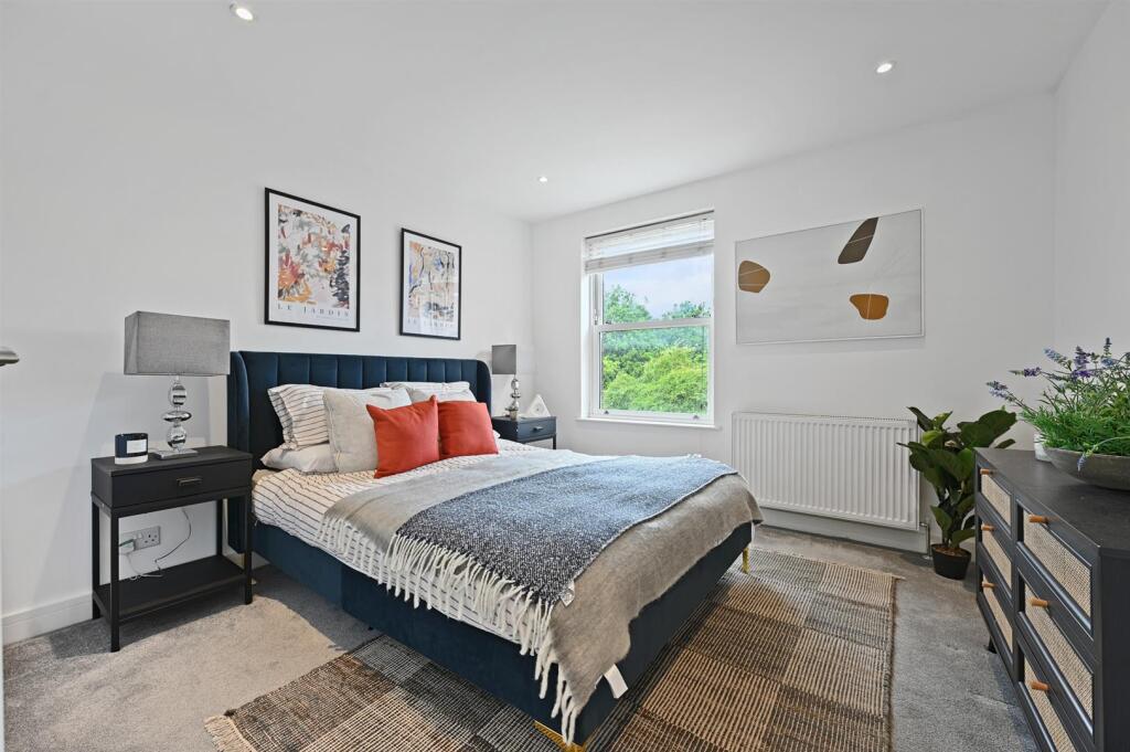Master Bedroom.jpg
