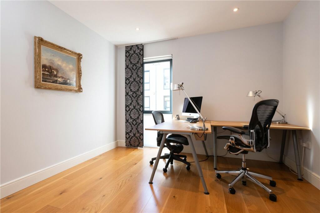Bedroom/Study