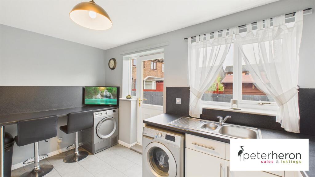 Breakfasting Kitchen