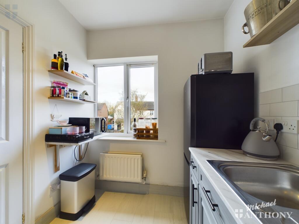 CAM03218G0-PR0451-STILL002